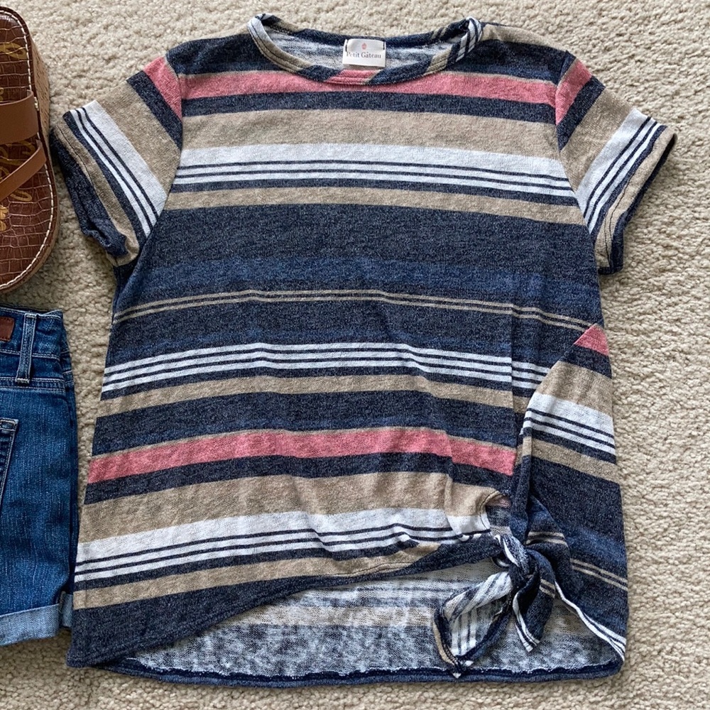 Striped Side Knotted Top - Picture 3 of 5